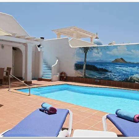 Caroline, Victoria And Louise Holiday home *